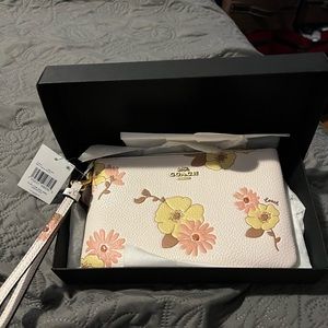 NWT Coach wristlet